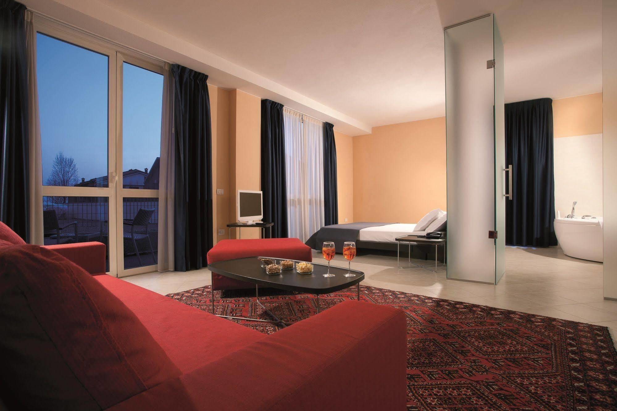 Hotel Rosso Frizzante Sorbara Exteriér fotografie